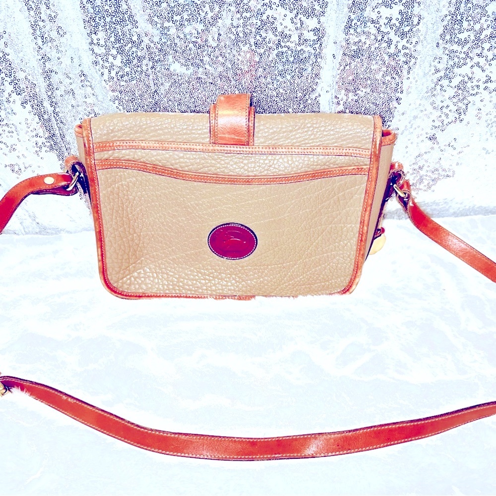 50% OFF       👛 💫 Dooney Bourke Equestrian Crossbody Handbag 🎊 ❤️